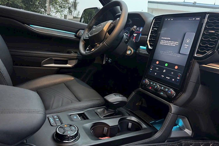 Xe “siêu lướt” như chiếc Ford Everest 2024 trong bài viết này thường vẫn còn bảo hành chính hãng, chưa qua sửa chữa lớn và gần như giữ nguyên trạng thái của xe mới.