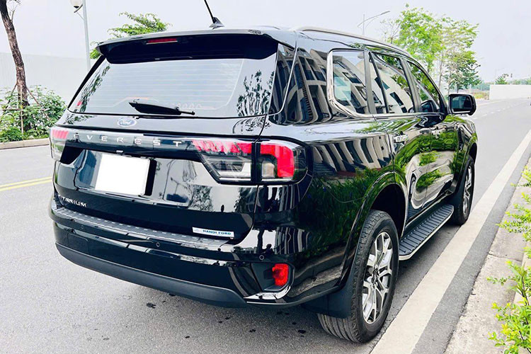 Trong khi đó, chiếc xe đã qua sử dụng đang được chào bán với giá 1,499 tỷ đồng – tức tiết kiệm khoảng 170 triệu đồng so với việc mua xe mới lăn bánh, nhưng nếu bạn mua thì nó vẫn là xe date cũ và đã qua sử dụng 1 đời chủ.