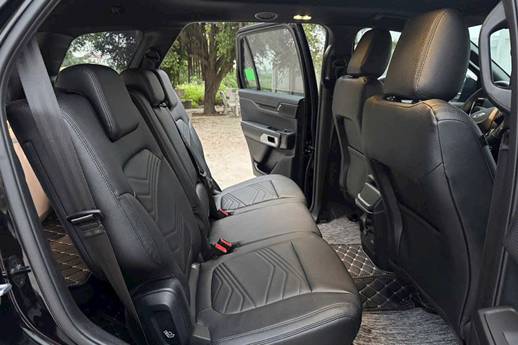 Tuy nhiên, người mua cũng cần lưu ý kỹ lịch sử sử dụng xe, chất lượng bảo dưỡng, nguồn gốc rõ ràng và kiểm tra kỹ càng trước khi đặt cọc để đảm bảo chiếc xe thực sự "đáng tiền".