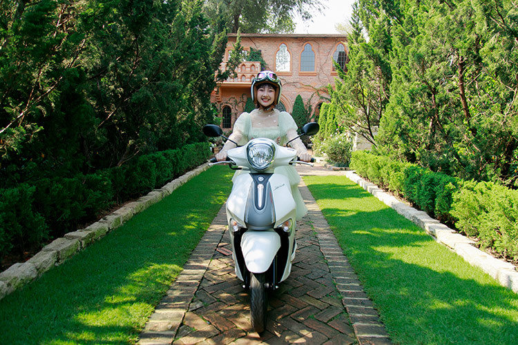 Ly do Gen Z thich di du lich phuot bang xe may