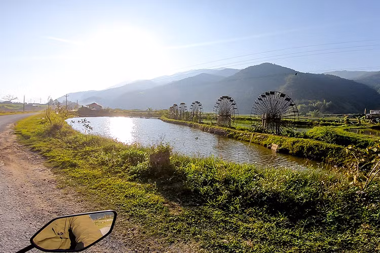 Ly do Gen Z thich di du lich phuot bang xe may-Hinh-2