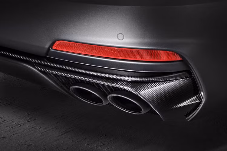 Đáng chú ý Maserati Levante Trofeo Launch Edition phiên bản đặc biệt mới sẽ có ba lựa chọn sơn ngoại thất: xanh dương Blue Emozione matte, vàng Giallo Modenese và đỏ Rosso Magma.