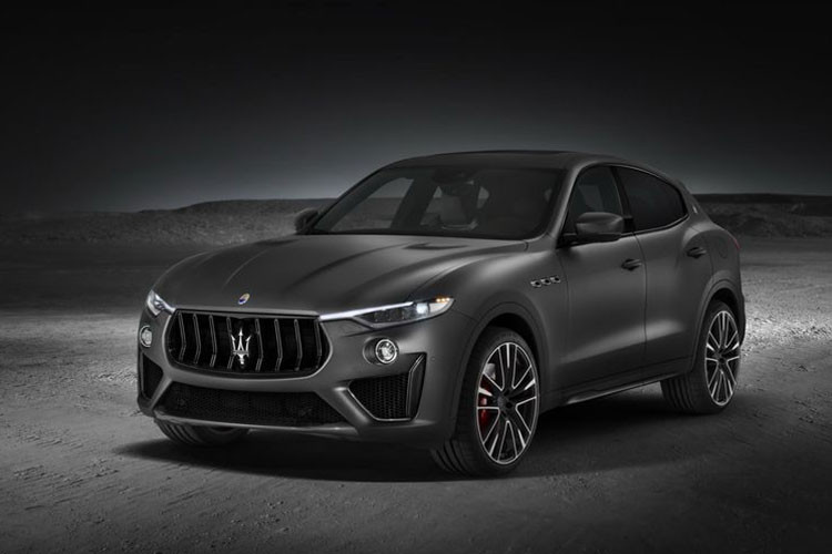 Cụ thể, giá xe Maserati Levante V8 mới sẽ chính thức tới thị trường Anh vào mùa thu này khởi điểm từ 104.900 bảng Anh (khoảng 3,09 tỷ đồng). Tiếp đến là Trofeo sẽ có giá từ 124.000 bảng Anh (khoảng 3,65 tỷ đồng).