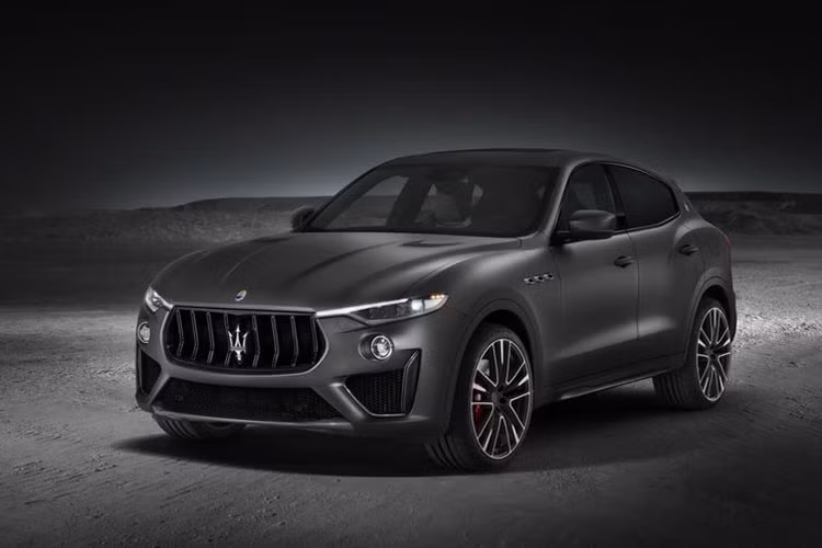 Cụ thể, giá xe Maserati Levante V8 mới sẽ chính thức tới thị trường Anh vào mùa thu này khởi điểm từ 104.900 bảng Anh (khoảng 3,09 tỷ đồng). Tiếp đến là Trofeo sẽ có giá từ 124.000 bảng Anh (khoảng 3,65 tỷ đồng).