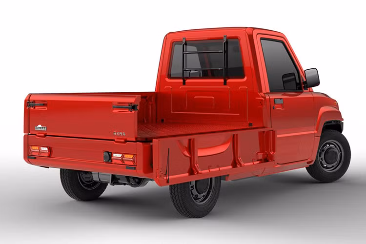 Theo nhà sản xuất xe ôtô điện Trung Quốc cho hay, Pickman có thể chạy 110 km cho 1 lần sạc và mất tới từ 8 đến 10 tiếng để sạc đầy pin. Đây được xem là một hạn chế của Pickman với những người muốn dùng xe chuyên chở hàng quãng đường xa hơn.