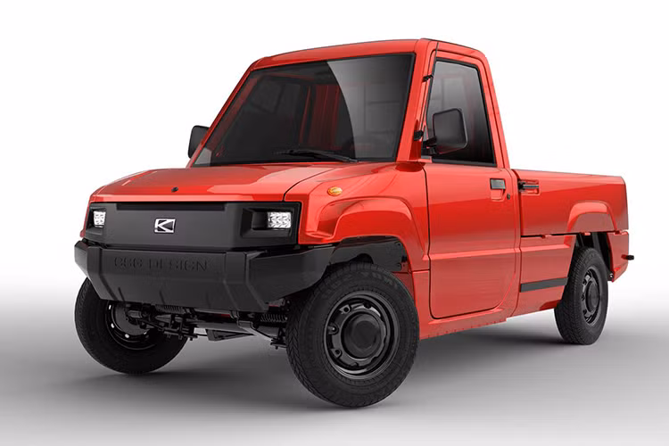 Xe bán tải Pickman mới chạy hoàn toàn bằng điện, nên dưới nắp ca-pô có thể tận dụng làm khoang chứa đồ với dung tích 64 lít. Xe sử dụng động cơ điện đẩy bánh sau, trang bị pin 100 Ah đặt ở trung tâm xe, cho công suất khoảng 4 mã lực, vận tốc tối đa chỉ 40 km/h.