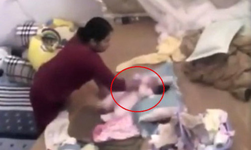 Những vụ bạo hành trẻ em xảy ra liên tục trong thời gian gần đây khiến dư luận hoang mang.