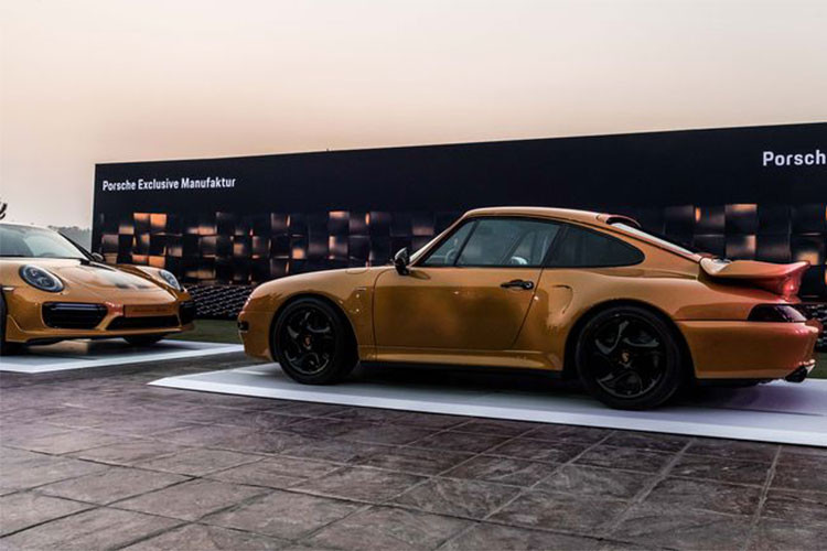 Do đó, chiếc xe đặc biệt này được gọi bằng cái tên "Project Gold". Theo thông tin từ Porsche, việc chế tạo mẫu xe độc đáo này mất khoảng một năm rưỡi. Đầu tiên, thân xe được xử lý qua quy trình sơn và bảo vệ chống ăn mòn được áp dụng trên các phiên bản thương mại ngày nay.