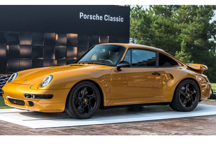  Porsche 911 Turbo thế hệ 993 đã được sản xuất trong giai đoạn từ năm 1994 - 1998. Đây đồng thời là mẫu xe 911 Turbo cuối cùng với động cơ làm mát bằng không khí. Sau đúng 20 năm, 911 Turbo thế hệ 993 đã bất ngờ được hồi sinh dưới bàn tay của nhóm kỹ sư thuộc mảng xe cổ Porsche Classic thông qua phương pháp chế tạo hoàn toàn thủ công. 