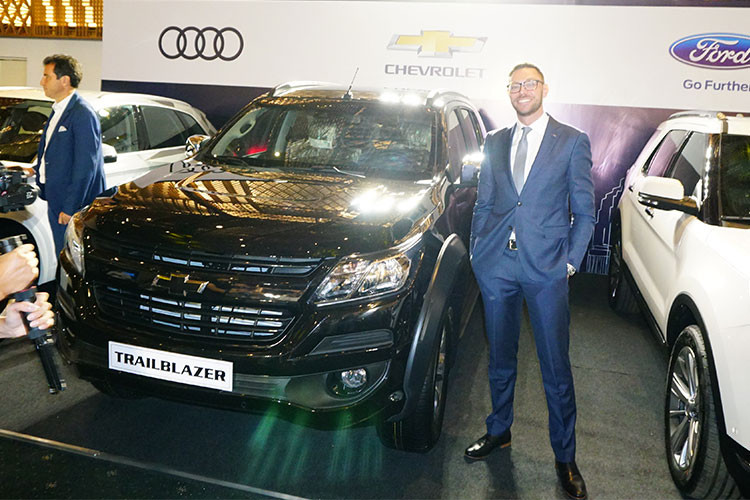 Hãng xe GM vừa đã có một quyết định khá táo bạo sẽ trang bị cho Trailblazer duy nhất động cơ Duramax 2.5 thế hệ thứ hai mang công nghệ tăng áp điều khiển cánh biến thiên (VGT). Mẫu xe này cùng dàn xe quen thuộc của Chevrolet Việt Nam sẽ góp mặt tại triển lãm VMS 2018.