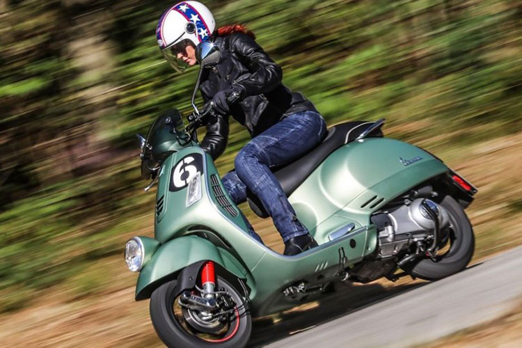 Hiện tại Piaggio chưa công bố giá bán Vespa Sei Giorni II, tuy nhiên là phiên bản được sản xuất giới hạn nên chắc chắn nó sẽ không hề rẻ.