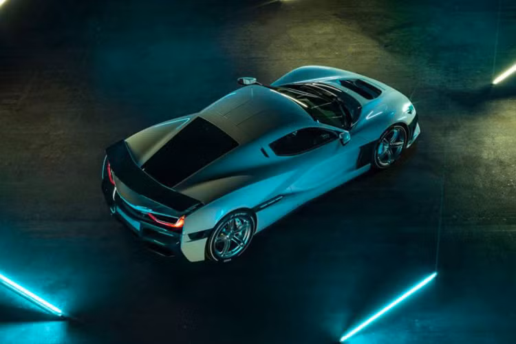 Nếu chú ý, bạn có thể thấy Rimac là một hãng chuyên chế tạo siêu xe cùng các hệ động lực cho xe điện tới từ Croatia. Hãng cũng là nhà cung cấp các linh kiện để Koenigsegg tạo ra chiếc Regera đình đám. Tuy nhiên với mẫu siêu xe điện Rimac Concept_One, nhà sản xuất này đang muốn gây dấu ấn đậm nét hơn nữa trên bản đồ siêu xe Thế giới.