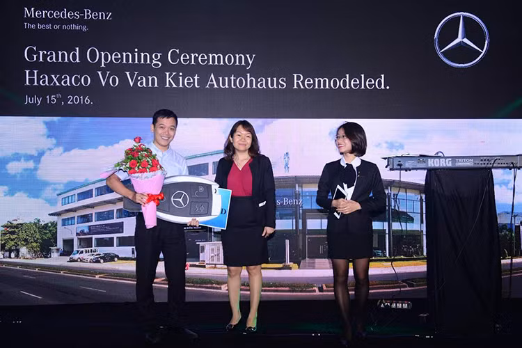 Ngay từ khi đi vào hoạt động từ năm 2011, Haxaco Võ Văn Kiệt đã chú trọng phát triển cơ sở hạ tầng về dịch vụ. Haxaco đã đầu tư vào công nghệ Sơn &amp; Gò gốc nước để nâng cao chất lượng sơn và sửa chữa thân xe, đồng thời góp phần bảo vệ môi trường.