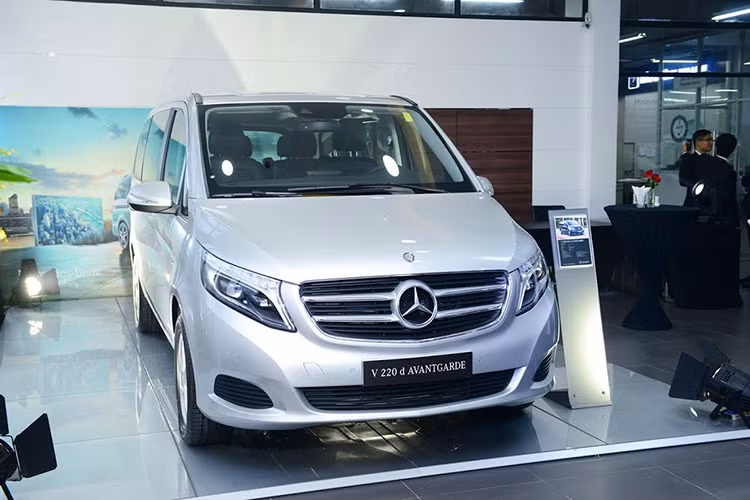 Đội ngũ tư vấn dịch vụ, kỹ thuật viên hệ thống, kỹ thuật viên chẩn đoán và sửa chữa tại Haxaco Võ Văn Kiệt đã được đào tạo theo quy trình nghiêm ngặt của Mercedes-Benz. Trong 6 tháng đầu năm 2016, Haxaco Võ Văn Kiệt là đại lý dẫn đầu về sự hài lòng của khách hàng về dịch vụ hậu mãi trên toàn quốc.