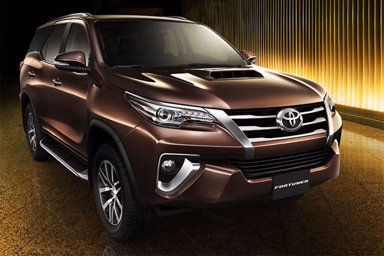 Toyota Fortuner Diamond mới trang bị tại thị trường Argentina có sẵn tùy chọn 07 chỗ ngồi giống như phiên bản đang bán ra tại thị trường Việt Nam hiện nay, giá bán xe khoảng 12.923 ARS (tương đương 1,3 tỷ đồng).