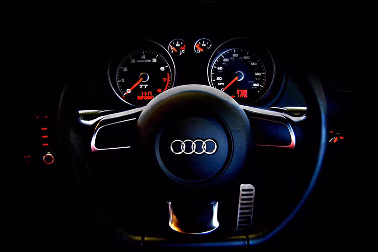  Năm 1932, 4 nhà sản xuất ôtô là Audi, Horch, DKW và Wanderer đã hợp nhất thành Auto Union, với biểu tượng của Auto Union là bốn vòng tròn móc vào nhau. Đến năm 1985 Auto Union đã trở thành Audi mà chúng ta biết đến ngày nay. 