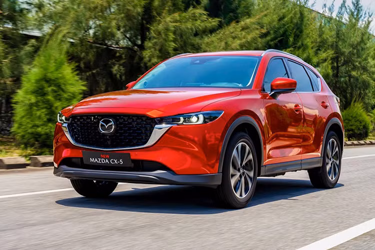 Mazda CX-5 xếp thứ 3 với doanh số 2.319 xe bán ra trong quý I, giảm 6% so với quý 1/2023. Tuy vậy, Mazda CX-5 vẫn đang là mẫu xe đa dụng (SUV/crossover) ăn khách nhất thị trường Việt.