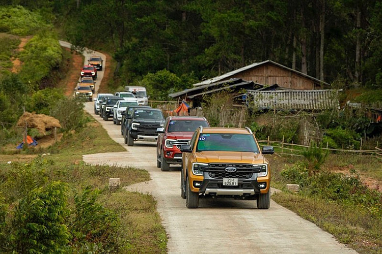 "Vua bán tải" Ford Ranger hiện là mẫu xe có doanh số cao nhất quý 1/2024 với tổng 3.562 bán ra, giảm nhẹ 2.6% so với cùng kỳ năm ngoái.