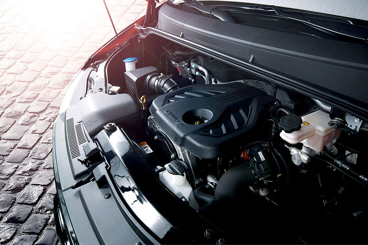 Khung xe Solati được làm từ thép hợp kim cao cấp, được thiết kế theo cấu trúc vòng xoay kín tăng độ vững chắc, ổn định và an toàn. Bên cạnh đó khung xe được thiết kế với kết cấu ghép chồng đem lại hiệu quả hấp thụ xung lực va chạm tốt nhất. Xe được trang bị phanh ABS 4 bánh, 2 túi khí phía trước cho lái xe và hành khách.