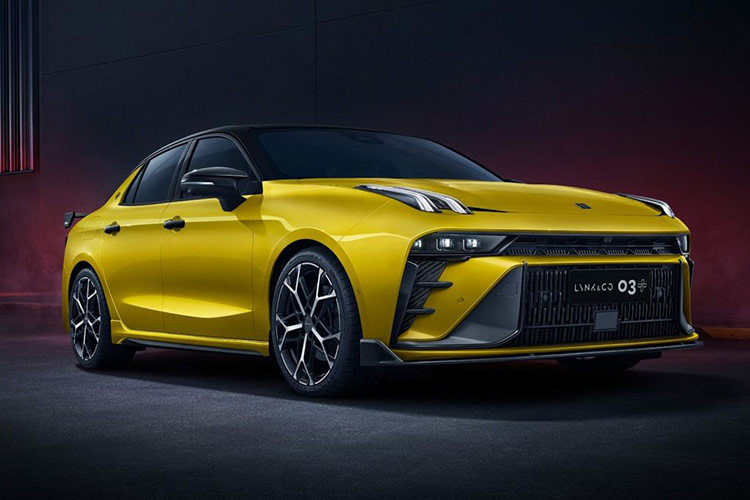 Theo chia sẻ của tư vấn bán hàng của đại lý Lynk &amp; Co Việt Nam, mẫu sedan thể thao Lynk &amp; Co 03+ 2024 mới đã chính thức được mở bán với mức giá dự kiến khoảng 1,899 tỷ đồng. Thời gian bàn giao xe là vào khoảng quý IV năm nay.