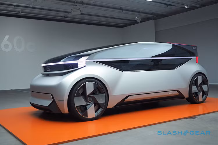 Ngoài ra, với việc biến những khoảng thời gian di chuyển nhàm chán thành phút giây thư giãn trên cùng khả năng tùy biến, Volvo 360c sẽ giúp cho chủ sở hữu có thể thoải mái lựa chọn sống ở ngoại ô thành phố để tiết kiệm chi phí nhà đất mà không phải lo nghĩ đến áp lực khi di chuyển vào trung tâm mỗi sớm mai đi làm.