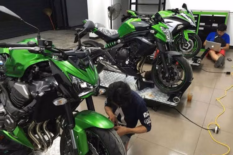 Không chỉ nhằm đánh giá tình trạng hoạt động của xe cho khách hàng, tại đây còn thay thế phụ tùng và sữa chữa với tiêu chuẩn toàn cầu.