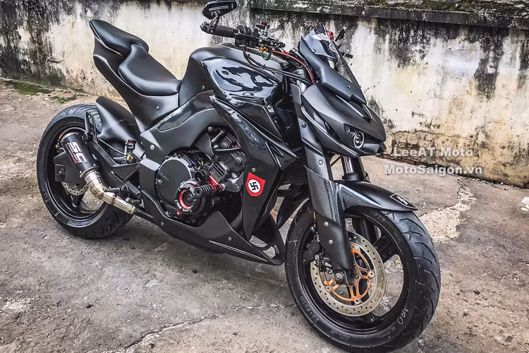 Với chỉ hơn 30 triệu đồng để hoàn thành bộ body Z1000 cho Honda Hornet 250, đây là một lựa chọn không hề tồi cho các bạn yêu thích thiết kế của Kawasaki Z1000 khi mà giá của mẫu xe này chính hãng hơn 400 triệu đồng. Một bản độ tuyệt đẹp của thợ xe máy tại Việt Nam.