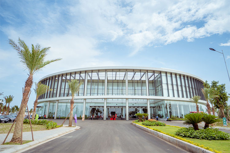 Nha may san xuat oto va xe may cua Vinfast co gi?