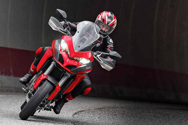 Hiện tại, giá bán Ducati Smart Jacket cũng như ngày ra mắt chính thức của bộ áo bảo hộ thời trang này chưa được công bố bởi Ducati.