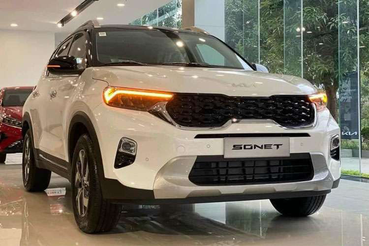 Mẫu SUV đô thị của Kia đang tạo được sức hút với khách hàng Việt Nam nhờ kiểu dáng thiết kế bắt mắt, nhiều trang bị tính năng và giá bán khá cạnh tranh. Tháng 12/2023 Kia đã bán ra thị trường 1.354 xe Sonet, tăng 150 xe so với tháng trước. Tính từ đầu năm đến nay, Kia Sonet bán ra thị trường tổng cộng 11.366 xe.