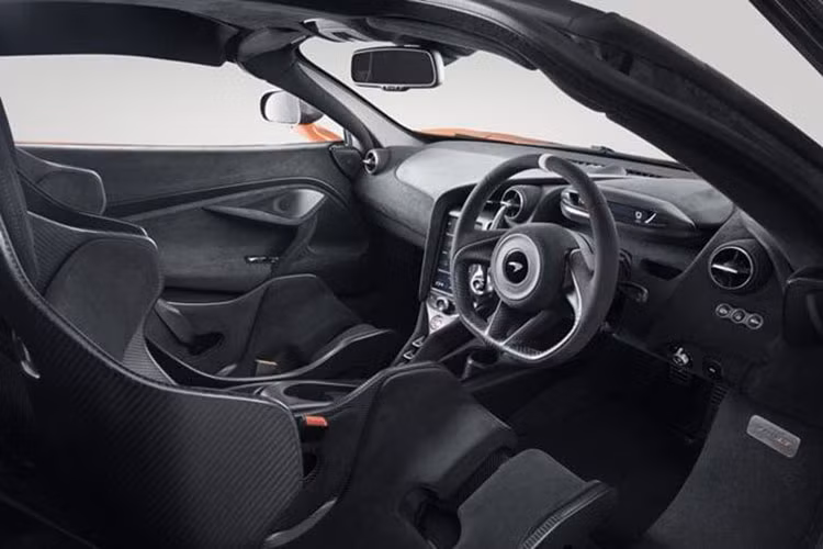 Sự có mặt của siêu xe McLaren 765LT sẽ giúp cho bộ sưu tập siêu xe của các đại gia Việt nói chung và thương hiệu xe McLaren tại đây nói riêng đa dạng hơn các phiên bản. Trước đó, các phiên bản như McLaren 570S, McLaren 650S Spider, McLarfen 650S MSO, McLaren 720S, McLaren 720S Spider hay McLaren Senna đều đã được đưa về nước.