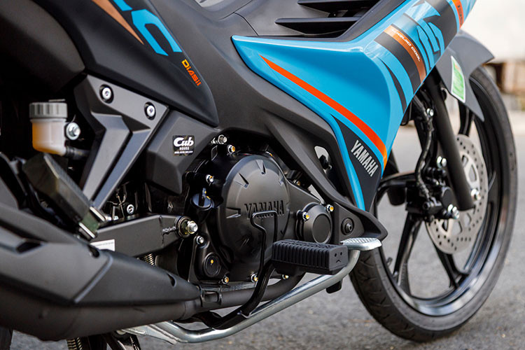 Chính nguồn cung hạn chế cộng với nhu cầu cao từ giới đam mê xe thể thao khiến Yamaha 135LC Fi luôn trong tình trạng “cháy hàng”, đẩy giá lên mức cao không tưởng.