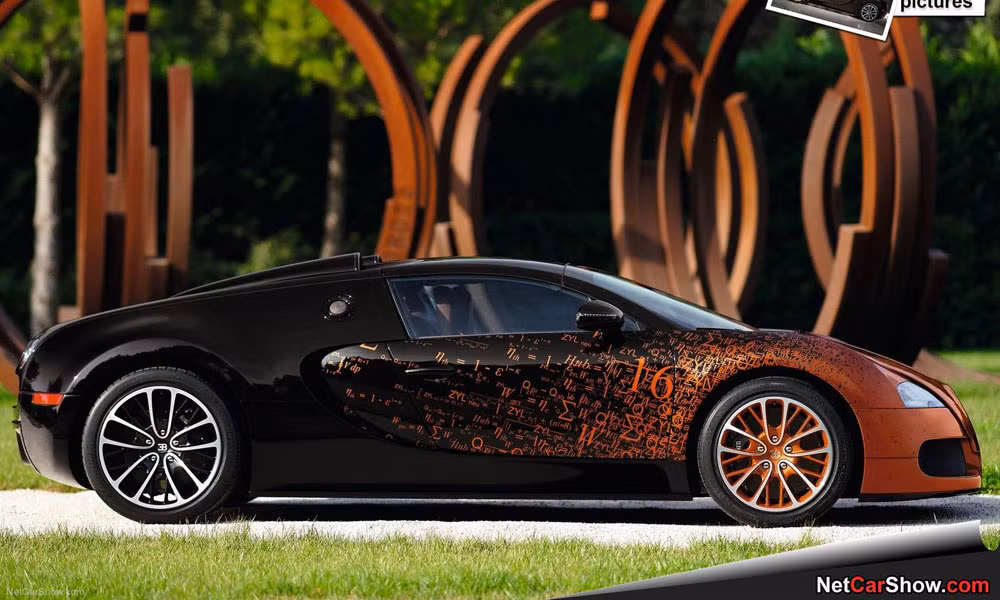 Veyron Grand Sport Venet được gọi là tác phẩm nghệ thuật nhanh nhất thế giới vì nó được hoàn thiện bởi nghệ sĩ người Pháp Bernar Venet với những họa tiết khoáng đạt bao phủ khắp cả trong và ngoài chiếc xe.