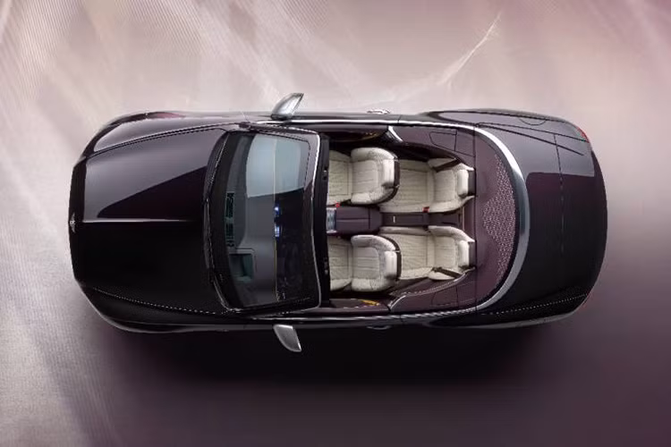 Ngoài sự độc bản, chiếc Continental GTC "hàng thửa" đầu tiên được tạo ra để đấu giá từ thiện tại Lễ hội rượu vang mùa đông Naples (Naples, Florida). Và đó cũng là lý do chính khiến giá đấu thắng cuộc của chiếc xe là 1,7 triệu USD. 