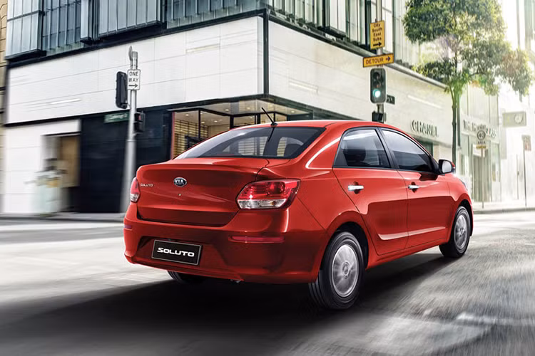 Đây là cơ hội cho các tín đồ của Kia/Hyundai nâng cấp xe từ Morning, i10 lên Soluto. Nó cũng báo hiệu một năm đầy sôi động của các mẫu xe phân khúc B tại thị trường Việt Nam khi thời gian sắp tới sẽ có nhiều "đối thủ" khác đang chuẩn bị cho ra mắt những mẫu xe khác nhằm cạnh tranh.