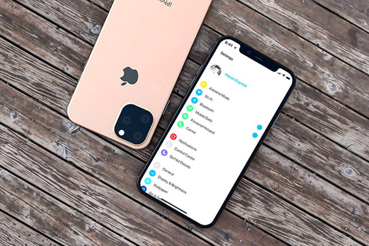 Hầu hết mọi người sẽ đồng ý rằng như vậy đẹp hơn, nhưng tiếc thay, chiếc iPhone 11 Max màu vàng thực sự mà Apple sẽ tung ra trong vài tháng nữa khả năng rất cao sẽ có màu vàng đồng bộ ở khu vực giữa các ống kính camera sau và đèn flash.