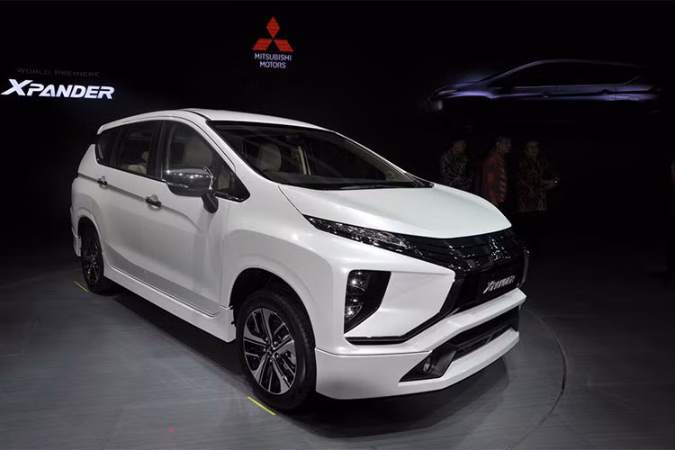 Tương tự tại Việt Nam, mẫu xe Mitsubishi Xpander 2018 gia nhập thị trường Thái Lan theo dạng xe nhập khẩu nguyên chiếc (CBU) từ nhà máy Mitsubishi ở Indonesia. Mẫu MPV 7 chỗ này mang đến người tiêu dùng ôtô xứ sở chùa vàng 2 lựa chọn, gồm phiên bản GLS Limited và GT.