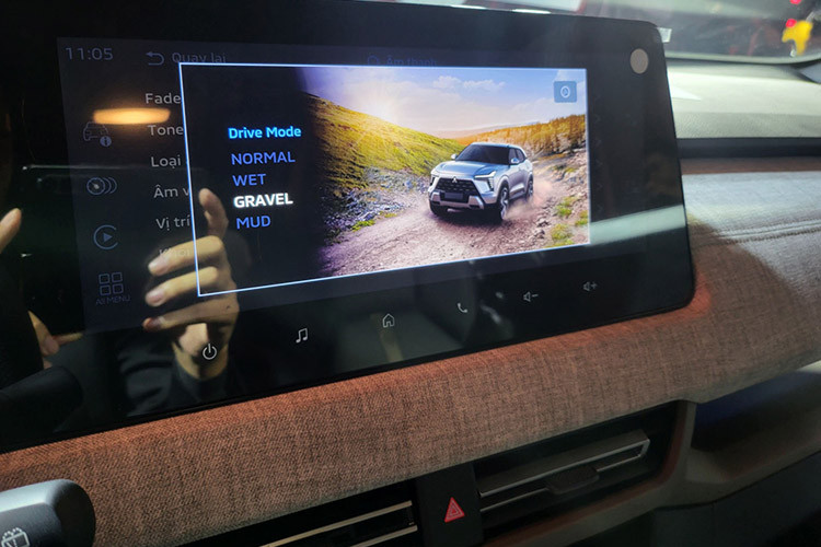 Hàng ghế phía trước được thiết kế khu vực tựa vai thoải mái. Hàng ghế thứ hai còn có khả năng điều chỉnh độ ngả 8 cấp độ, mang đến lựa chọn nhiều vị trí ngả lưng khác nhau. Hàng ghế này có thể gập từng phần 40/20/40, gia tăng khả năng chuyên chở những vật dụng có kích thước dài nhưng vẫn đảm bảo được sự thoải mái cho các hành khách.