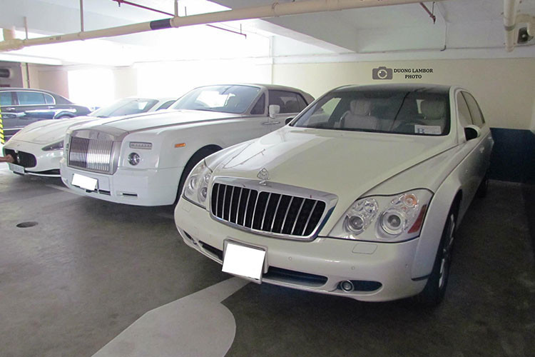 Căn hầm chứa siêu xe và xe siêu sang độc đáo thuộc sở hữu của ông chủ Masan với những chiếc McLaren 650S Spider MSO giới hạn 50 chiếc, Bentley Continental GTC Speed giới hạn 80 chiếc, Maybach 62S hay Rolls-Royce Phantom Drophead Coupe là những chiếc xe đáng chú ý.