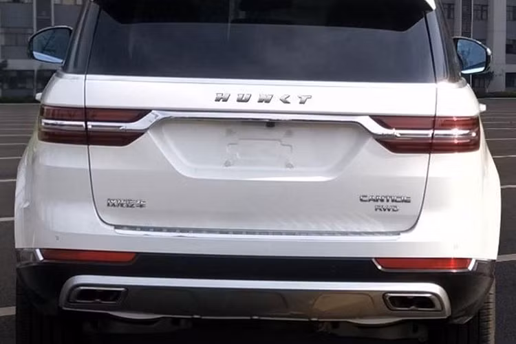 Hunkt Canticie vốn có khởi đầu cuộc sống trong vai trò Zotye T800, sau đó được đổi tên thành T900. Nó đã được phát triển trong khoảng 2 năm. Zotye đương nhiên là thương hiệu “sao chép” nổi tiếng hàng đầu Trung Quốc và cũng có nhiều mẫu xe đang được bày bán tại Việt Nam.