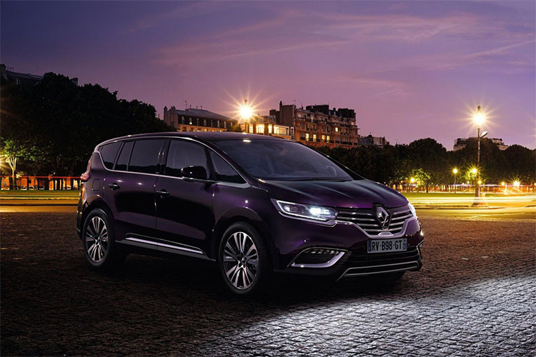 Mẫu xe này có giá bán khởi điểm từ 34.200 EUR (khoảng 929 triệu đồng), mức giá này khiến chiếc MPV hạng sang mới của Renault trở thành một trong những chiếc xe có mức giá khá tốt trên thị trường hiện nay nhằm cạnh tranh với Honda Odyssey và Toyota Alphard.