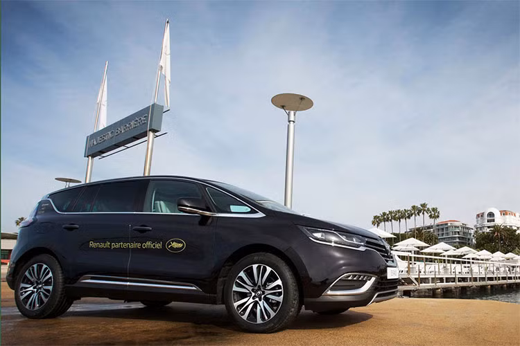 Về khả năng vận hành, phiên bản động cơ xăng kết hợp hộp số ly hợp kép EDC 7 cấp đạt mức tiêu thụ nhiên liệu trung bình 6,2lít/100km, mức khí thải CO2 trung bình đạt 140g/km. Trong khi mới, động cơ diesel 1.6 công suất 160 mã lực kết hợp cùng hộp số 7 cấp, tỏ ra hiệu quả hơn trong khả năng tiết kiệm nhiên liệu khi chỉ tiêu tốn 4,7 lít/100 km và lượng khí thải CO2 là 123 g/km.