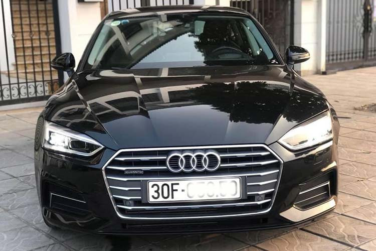 Hiện tại, mẫu A5 Sportback hoàn toàn mới đang được phân phối chính hãng tại Việt Nam với giá khoảng hơn 2,5 tỷ đồng. Còn giá xe Audi A5 Sportback 2.0 TFSI Quattro đời 2017 hàng hiếm này đang được rao bán tại sàn xe cũ Hà Nội được chủ nhân chào hàng ở mức hơn 1,9 tỷ đồng.