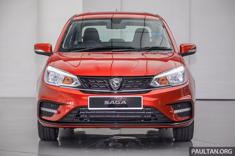 Giá xe Proton Saga 2019 Standard MT bán ra 32.800 Ringgit (tương đương 182,53 triệu đồng). Giá của phiên bản Standard AT là 35.800 Ringgit (199,22 triệu đồng). Và với phiên bản Premium AT, mức giá đưa ra là 39.800 Ringgit (221,48 triệu đồng).
