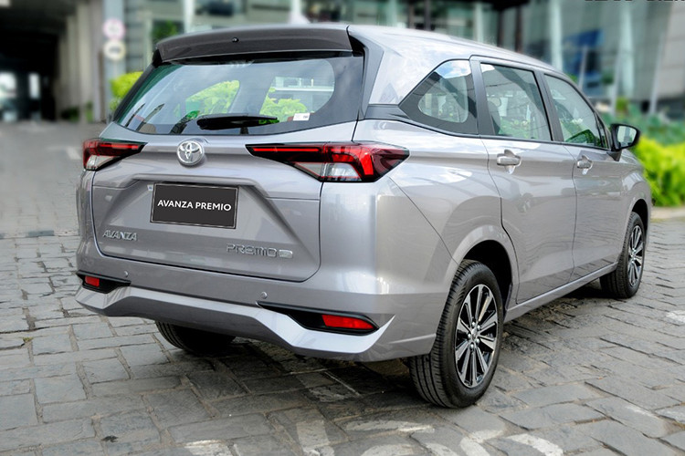 Toyota Avanza MT tai Viet Nam giao xe tro lai sau be boi Daihatsu-Hinh-3
