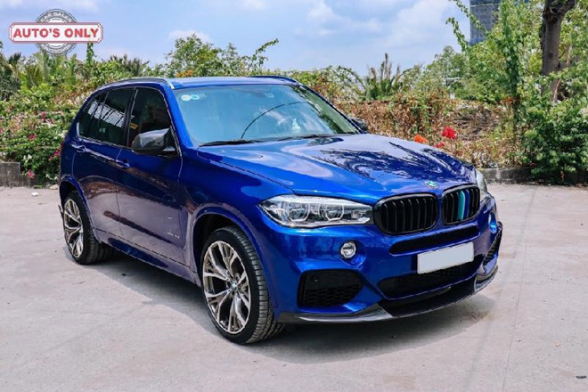 Mẫu xe SUV BMW X5 hạng sang được nhiều đại gia Việt ưa chuộng. Để trở nên độc đáo và duy nhất, một dân chơi xe tại Bạc Liêu quyết định sở hữu một chiếc X5 độ theo phong cách thể thao M-Sport chính hãng.