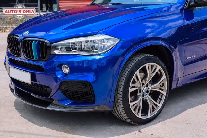 Nói về lý do khi thực hiện gói độ chính hãng, anh cho biết: "Tôi chọn gói độ chính hãng bởi chất lượng và chế độ bảo hành sau khi mua. Ngoài ra, xe còn được cấp giấy xuất xưởng mới, nên có quyền được đăng kiểm theo thông số mới mà không vi phạm luật.