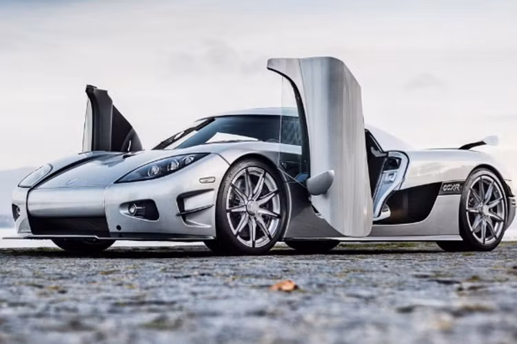 CCXR là một biến thể của CCX, sử dụng động cơ tăng áp kép V8 dung tích 4.8 lít có khả năng sản sinh công suất 1.018 mã lực, xe mất 2.9 giây để đạt từ 0 – 100 km/h và có tốc độ tối đa là 402 km/h. Giờ đây, CCXR gần như không thể tìm thấy trên thị trường xe cũ.