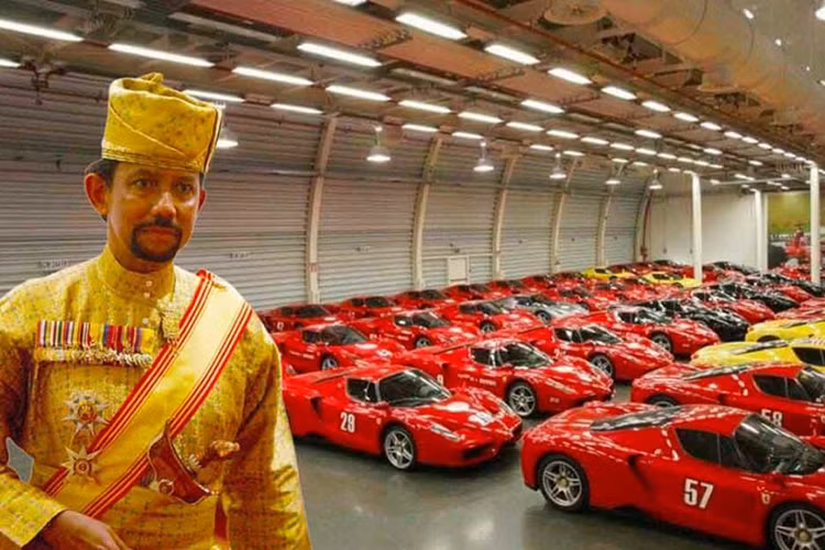 Được biết, bộ sưu tập đạt đỉnh vào những năm 1990. Những năm 1997, Hoàng gia Brunei gặp khó khăn về tài chính, cộng với tình hình khủng hoảng kinh tế chung ở châu Á, giá dầu giảm, khiến gia đình Hoàng gia hạn chế việc sưu tập ôtô.