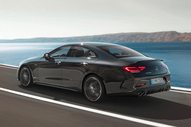 Khả năng an toàn của AMG CLS 53 mới cũng tăng cường tối đa. Gói Driver Assistance Package (2.250 USD) có kiểm soát hành trình thích ứng, trợ giúp đánh lái, theo dõi điểm mù. Gói Parking Assist Package (1.290 USD) thêm cảnh báo băng qua phía sau và camera 360 độ. Ngoài ra, nếu chi thêm 1.250 USD, bạn sẽ có hệ thống xả AMG. Với tất cả tùy chọn có sẵn, giá AMG CLS 53 sẽ lên tới sáu con số.